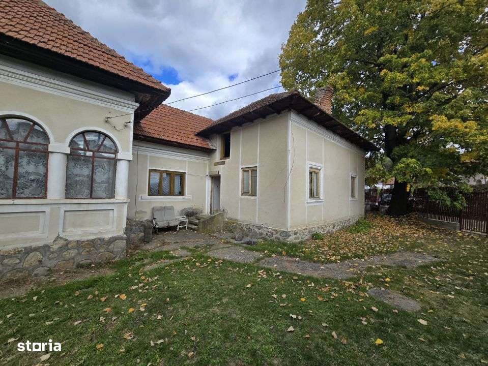 Casa Centrala Curtea de Arges, Teren 2.211 mp - Imagine principală: 3/13