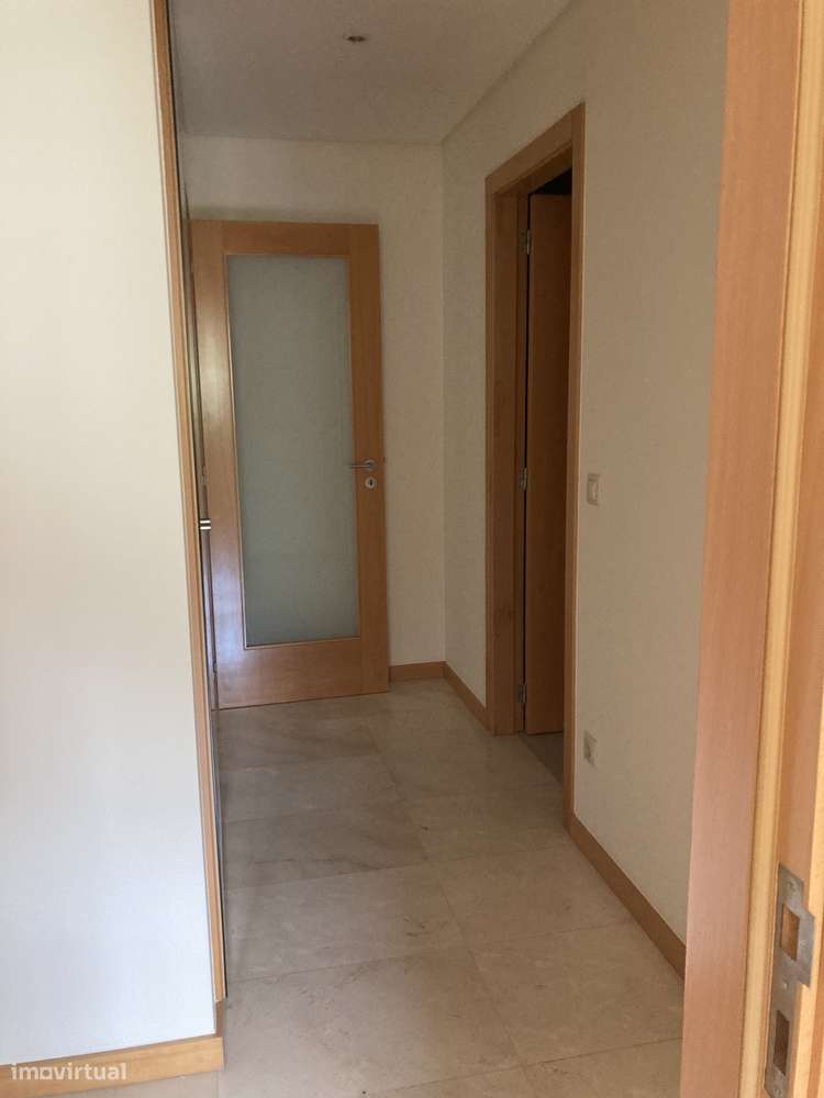 Apartamento para arrendamento em Tenões - Grande imagem: 3/8