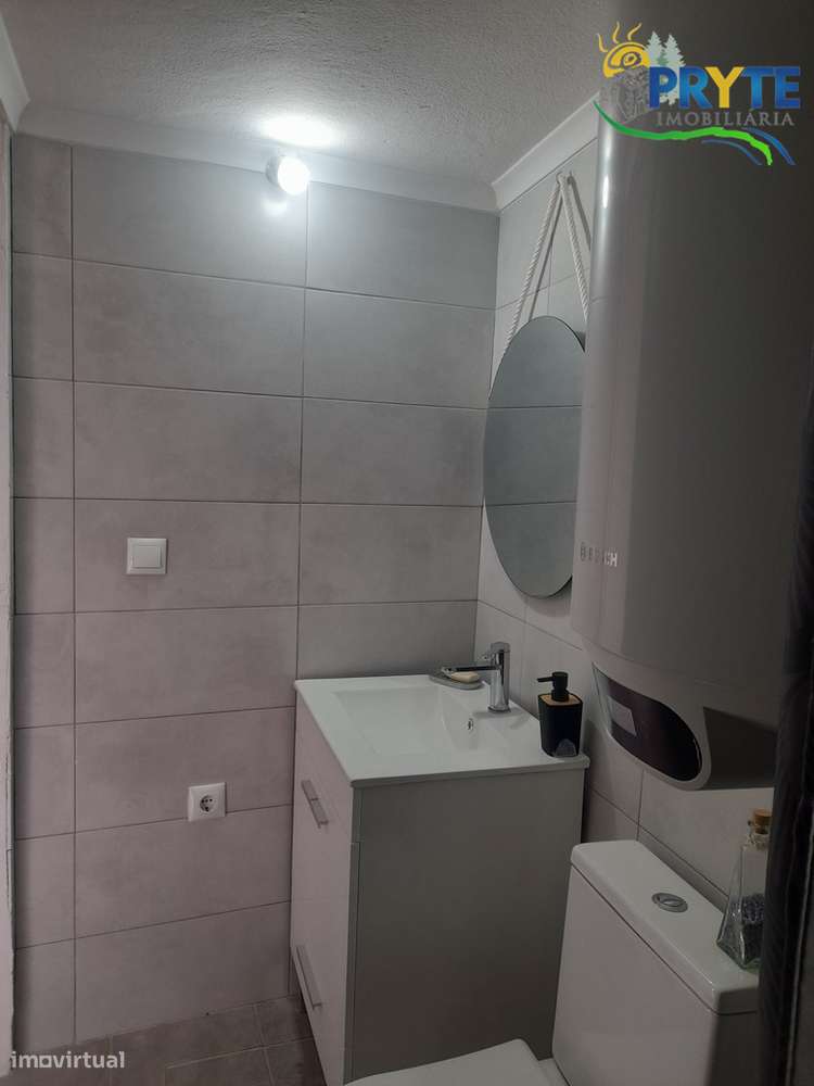 Imóvel T1 em Castanheira de Pêra registado como arrecadação e arrumos - Grande imagem: 4/9