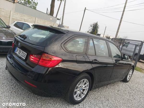 BMW Seria 3 320d DPF Touring - 23