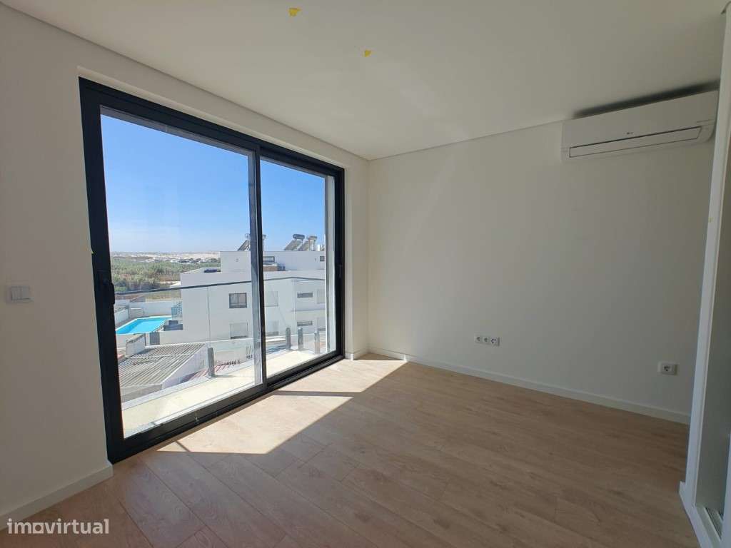 Penthouse T3 de Luxo com Vista Mar junto à praia do Baleal-23