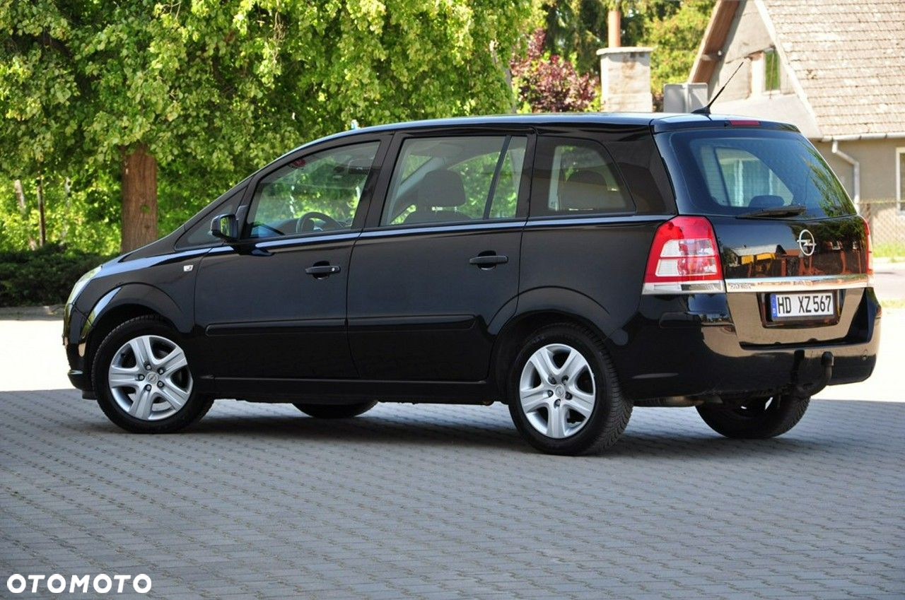 Opel Zafira 1.8 Cosmo - 24