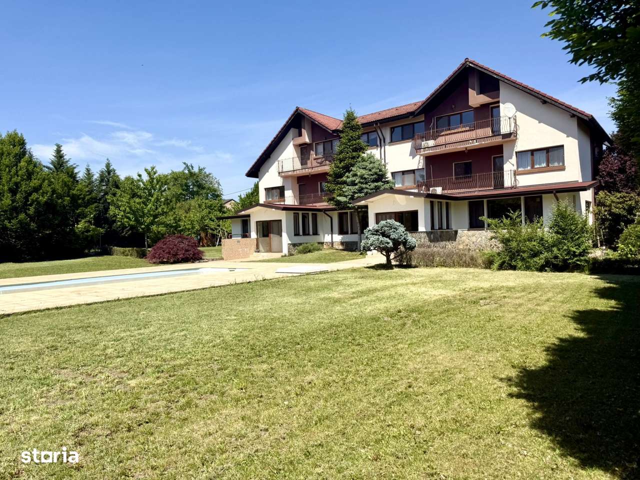 Domeniu Privat cu 3.278 mp Teren | Piscina, Iaz Ornamental si Resedint-0
