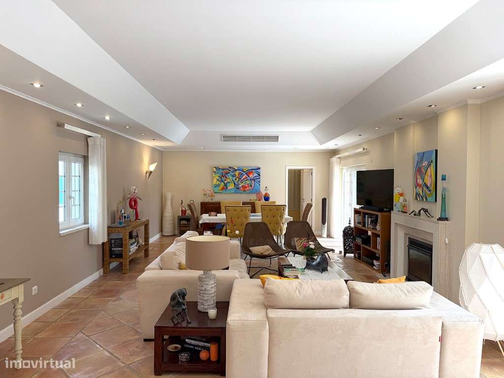 Moradia com Piscina, lote de 865 m2, a vendas nas Casas de Azeitão-8