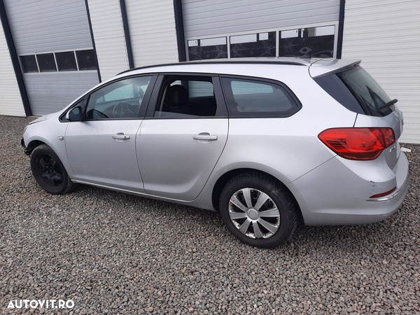 Dezmembrez Opel Astra J - 7