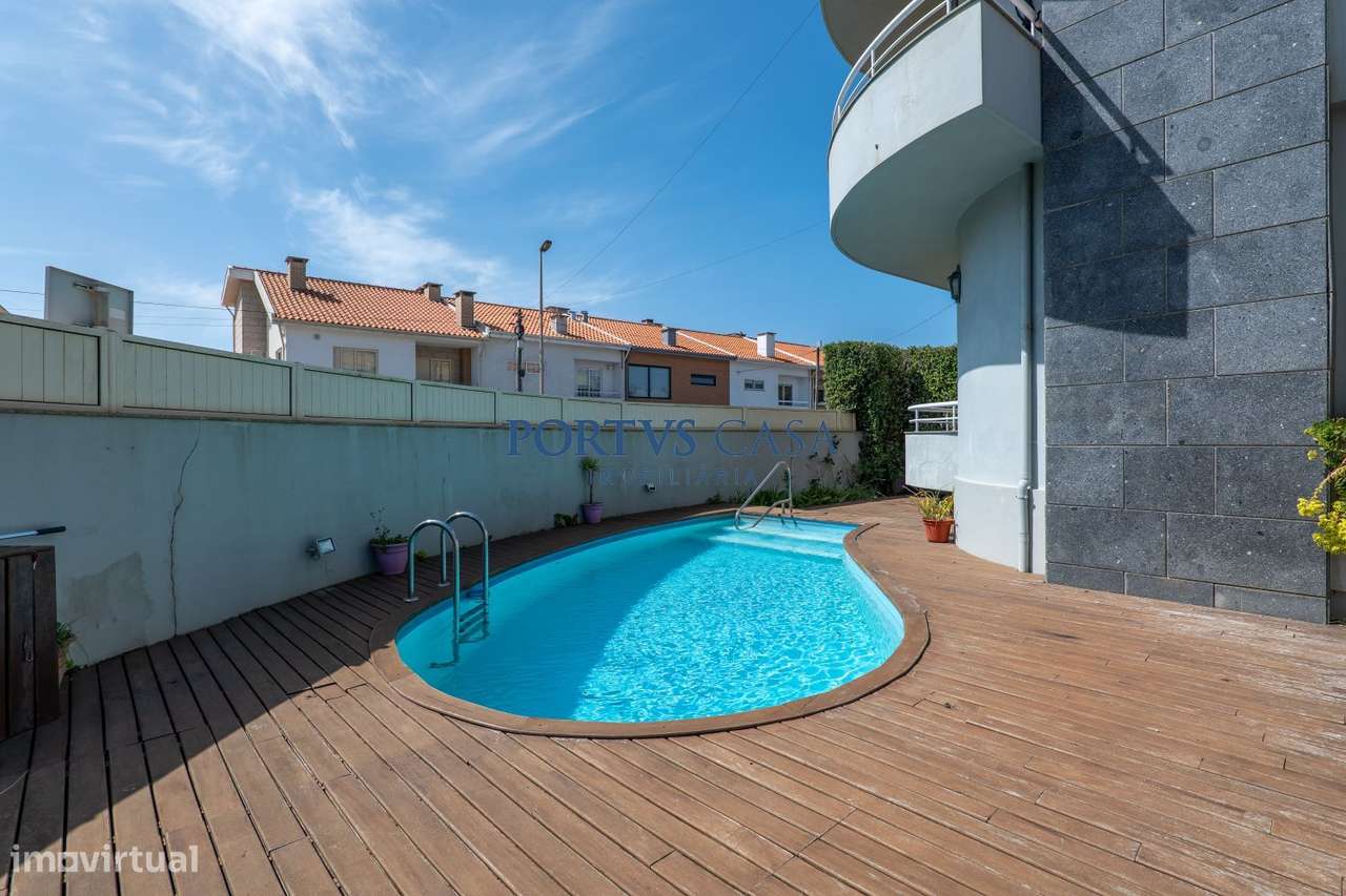 Moradia T4 com piscina em Lavra-41