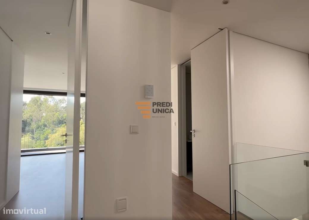 Moradia T3+1  Arquitetura Moderna Oferta ato escritura-30