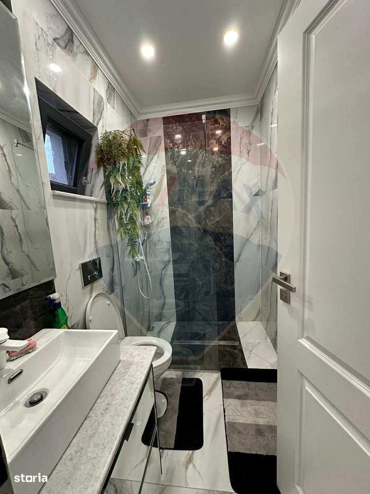 Casă / Vilă cu 6 camere de vânzare-15