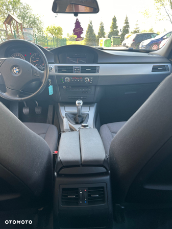 BMW Seria 3 318i - 10