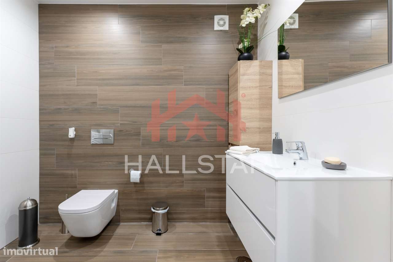 Moradia T4 / Jardim e Garagem / Cela-18