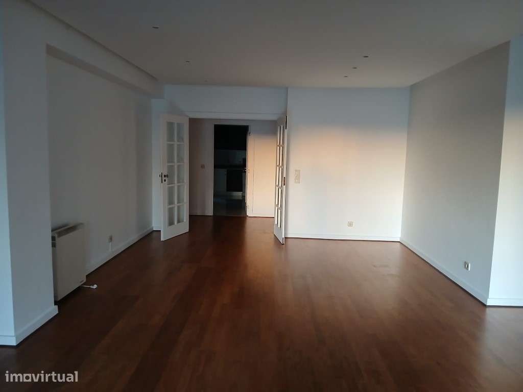 Apartamento T4 - Quinta de Miramar - Vistas de Rio - Grande imagem: 5/10