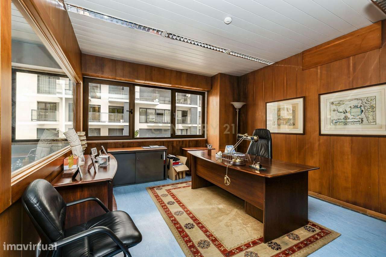 Escritório de 211 m² a 2 Minutos do Metro das Laranjeiras - Grande imagem: 4/17