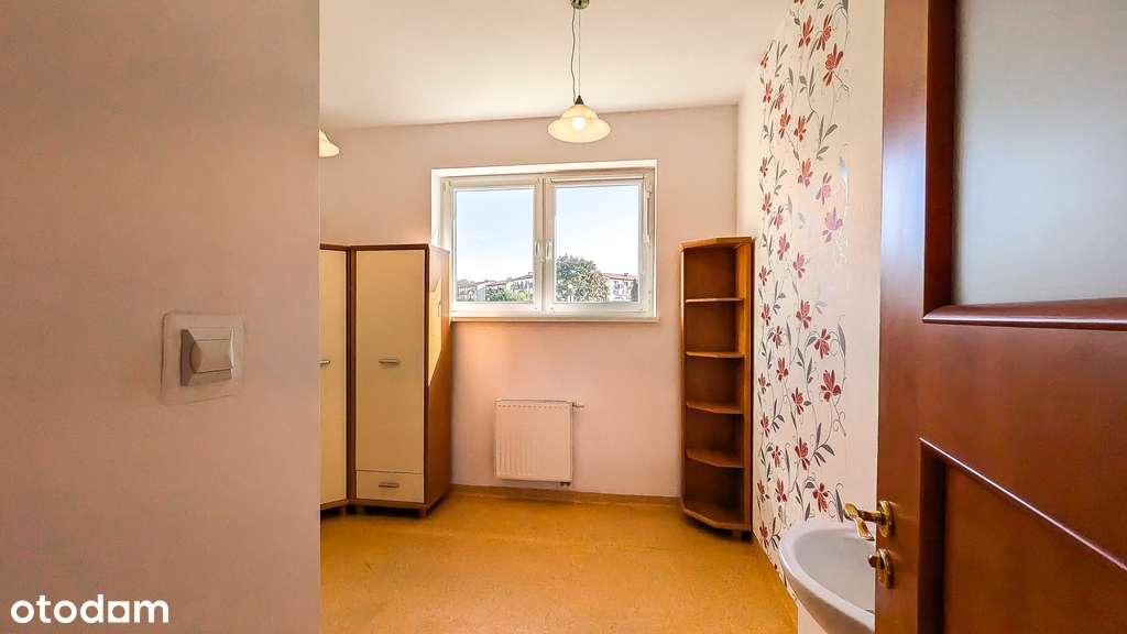 Na sprzedaż duży lokal pod działalność.-17