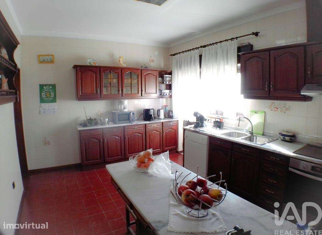 Casa / Villa T6 em Atouguia da Baleia de 230,00 m2 - Grande imagem: 4/21