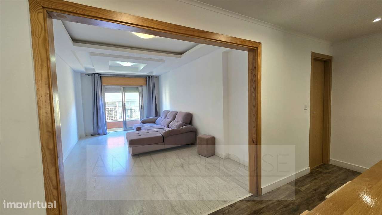 T3 pronto a habitar com parqueamento e arrecadação na Amadora-6