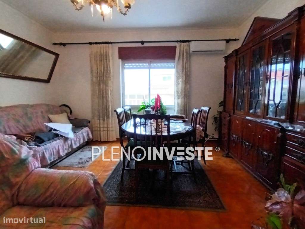 Apartamento T2 à venda na Torre da Marinha-0