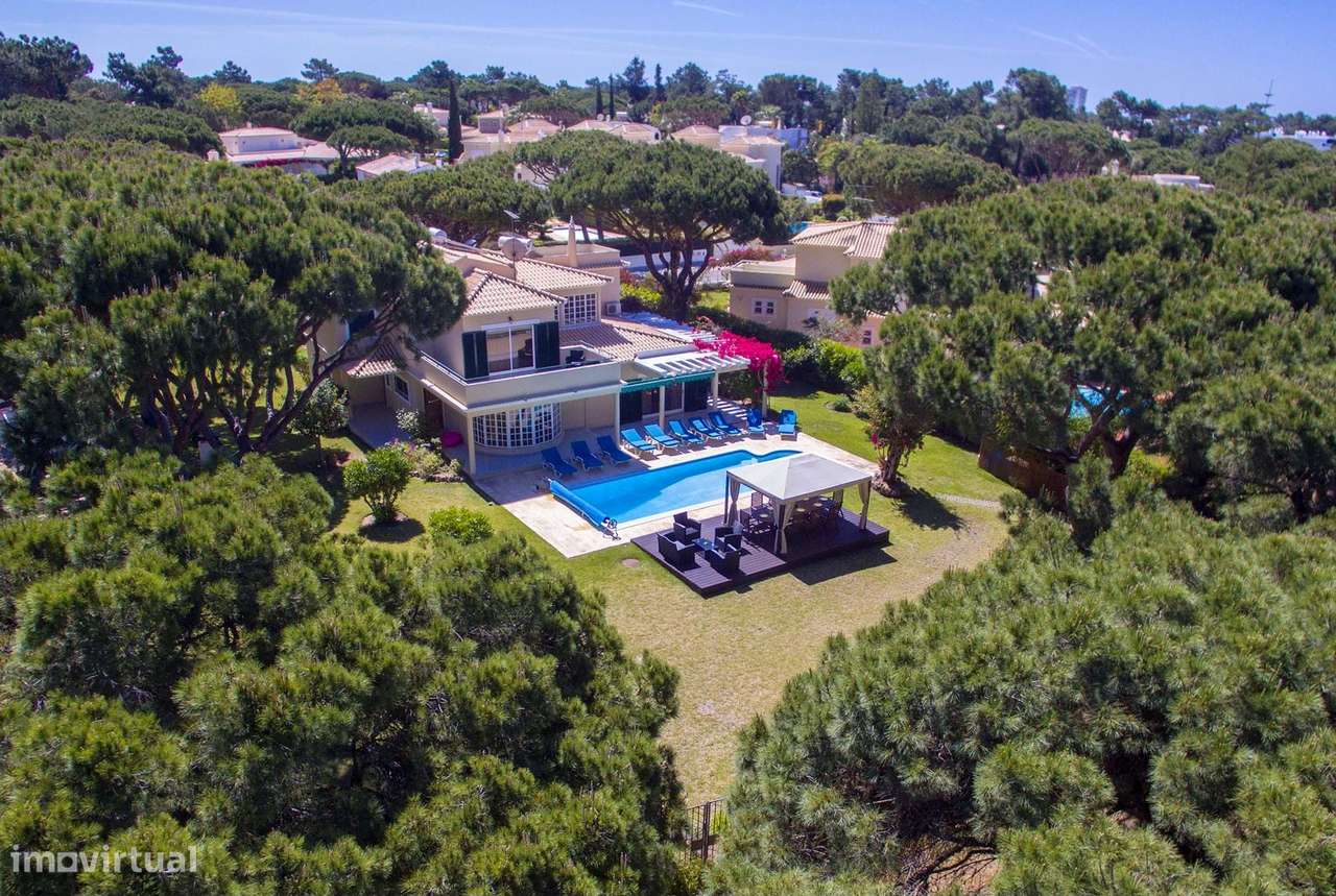 Exclusiva Moradia V5+2 em Vilamoura com Vista Deslumbrante para o Camp - Grande imagem: 3/41