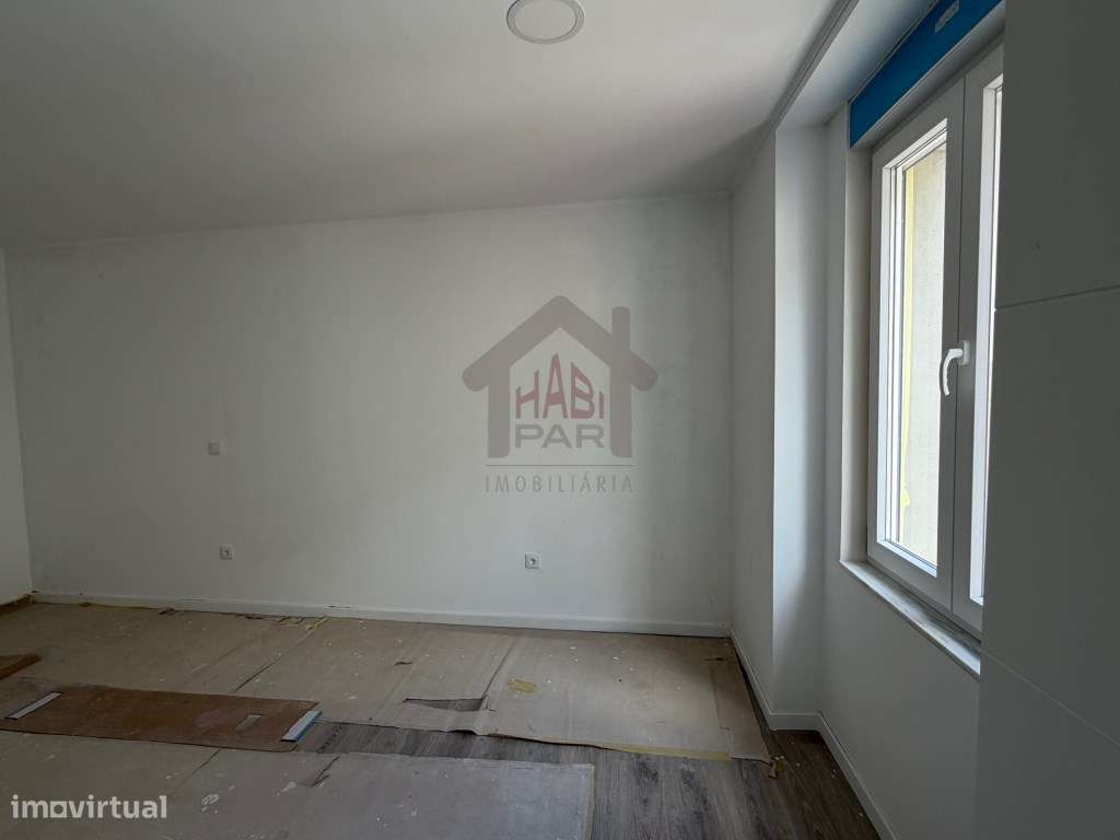 Excelente Moradia Renovada Centro Histórico de Salvaterra de Magos-22