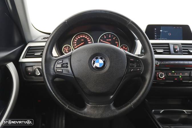 BMW 318 d Touring Advantage - 11
