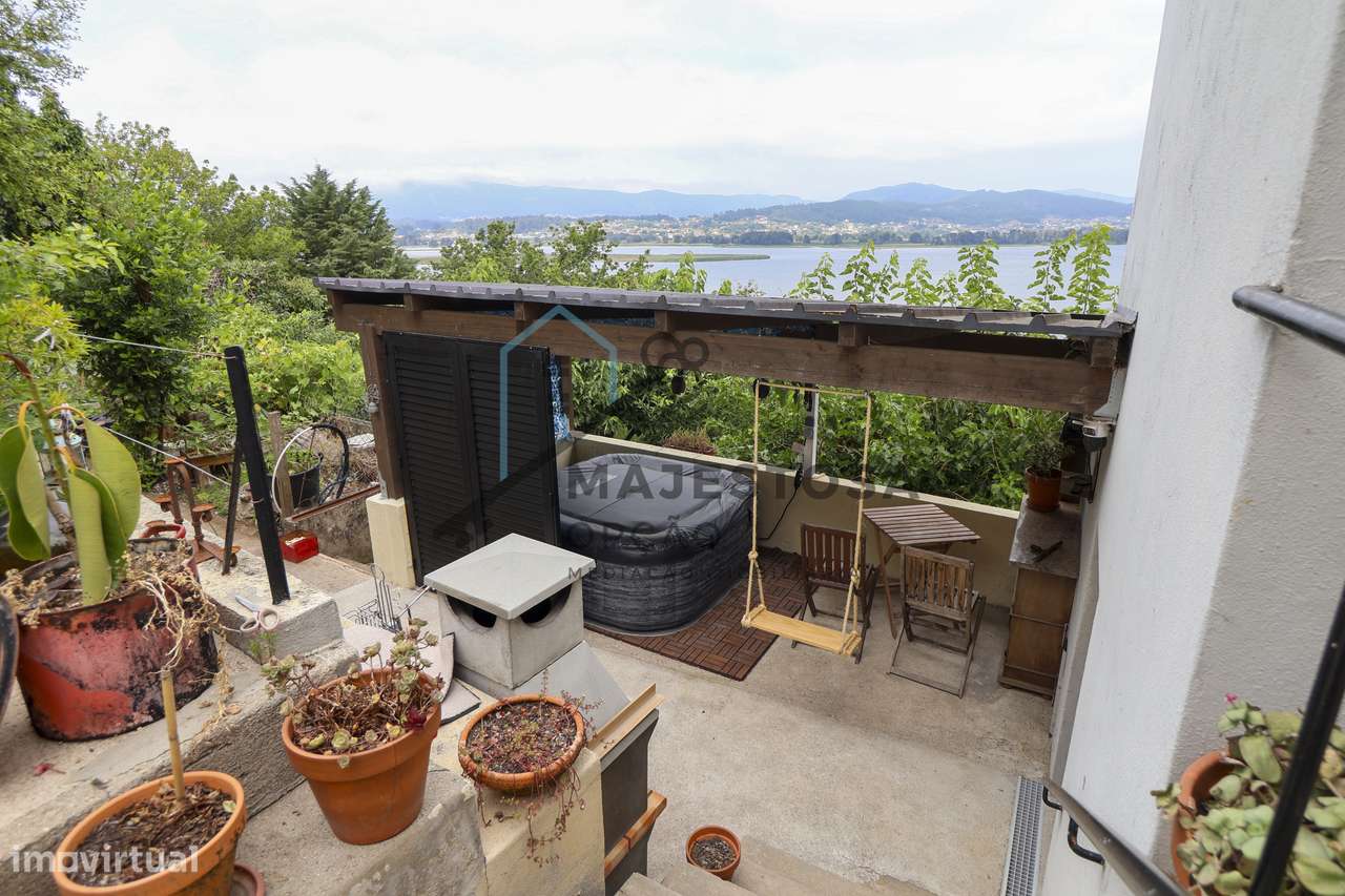 Moradia Isolada com Vista para a foz do rio Minho-39