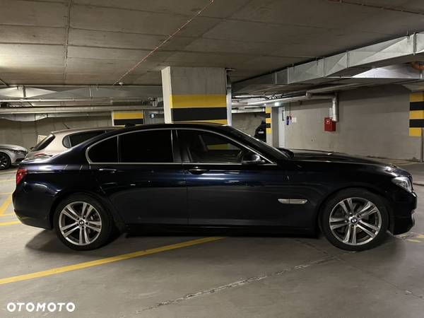 BMW Seria 7 730d - 4