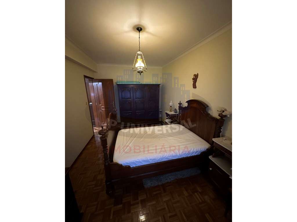 Vende-se Apartamento T3 junto à Avenida Marquês de Pombal-18