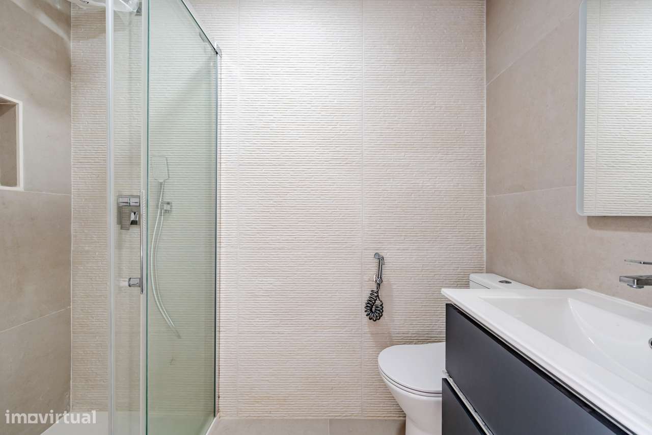 Apartamento T2 - Renovado- Vista Rio-9