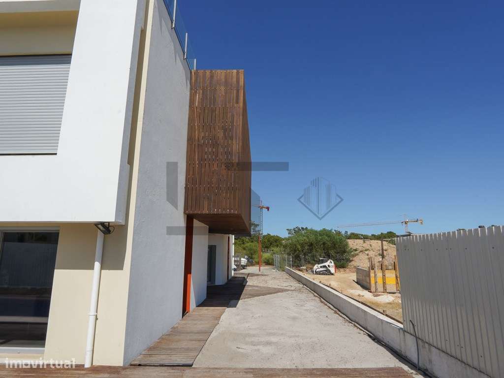 Moradia T4 com Piscina para Venda em Troia, Carvalhal-21