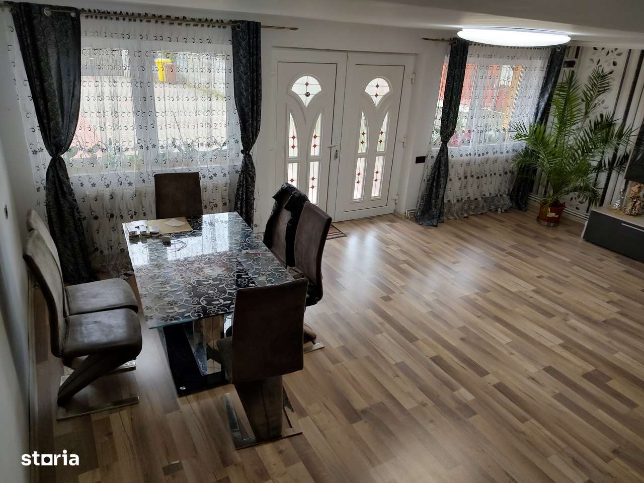 Casa de vânzare construcție 2012 Gușterița.-11