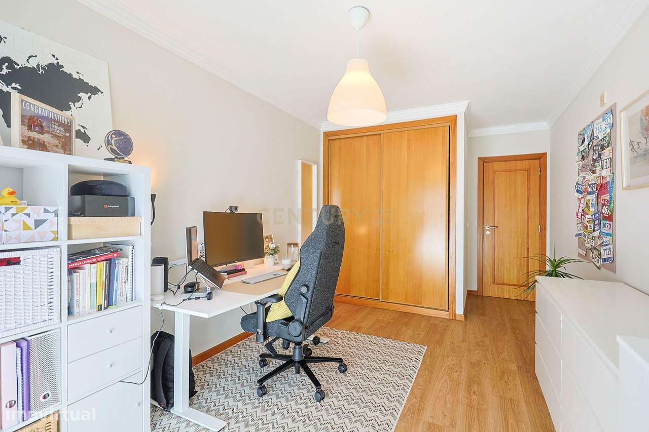 Apartamento T2, com Lugar de Parqueamento e Arrecadação, Quinta de São-23