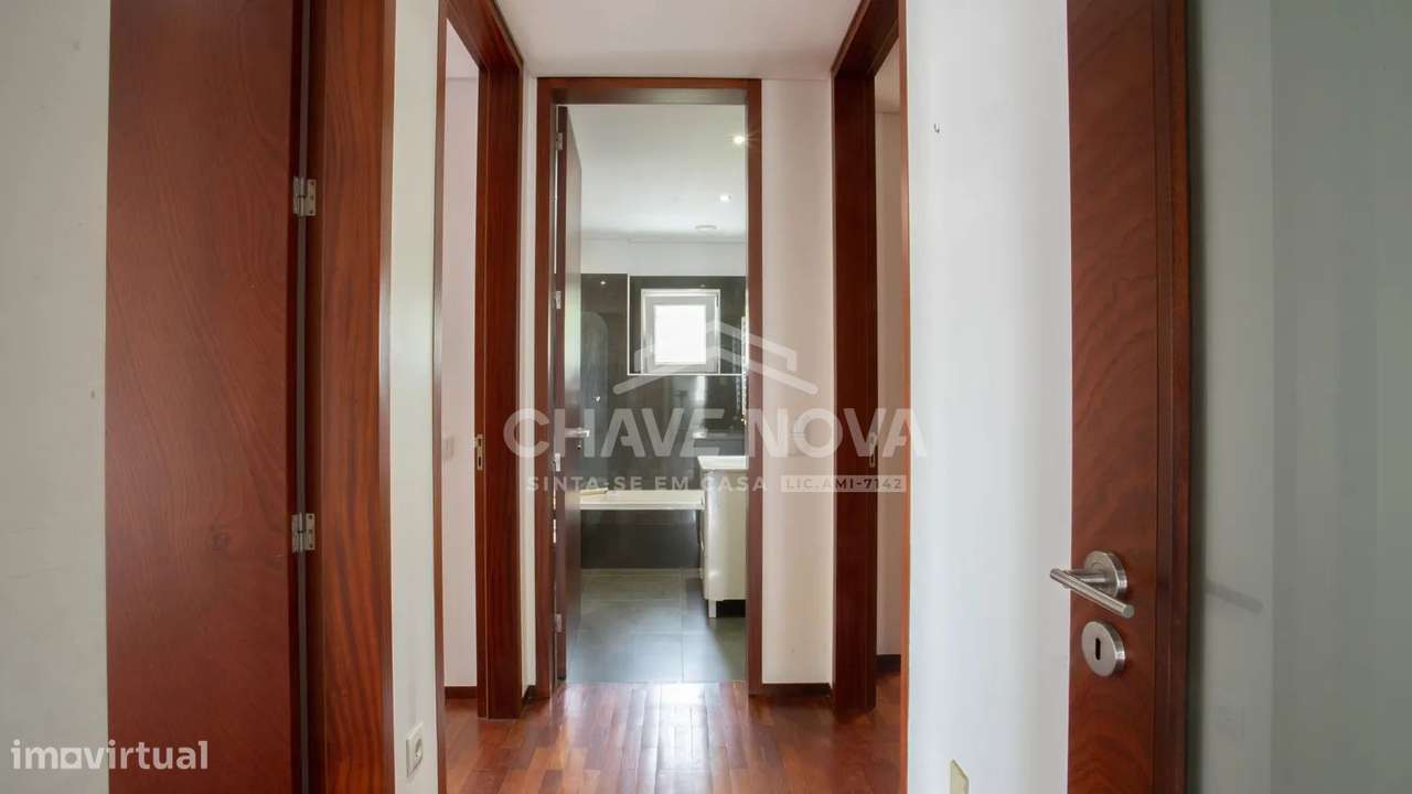 Apartamento T3 Praça das Flores - Bonfim - Porto-11
