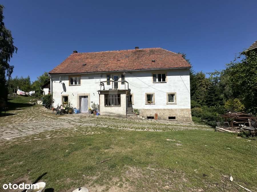 Urokliwy dom z zabudowaniami k. Złotoryi.-5