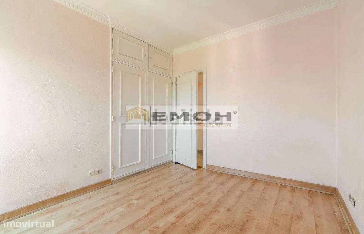 Apartamento T3 à venda na Quinta do Marquês-12