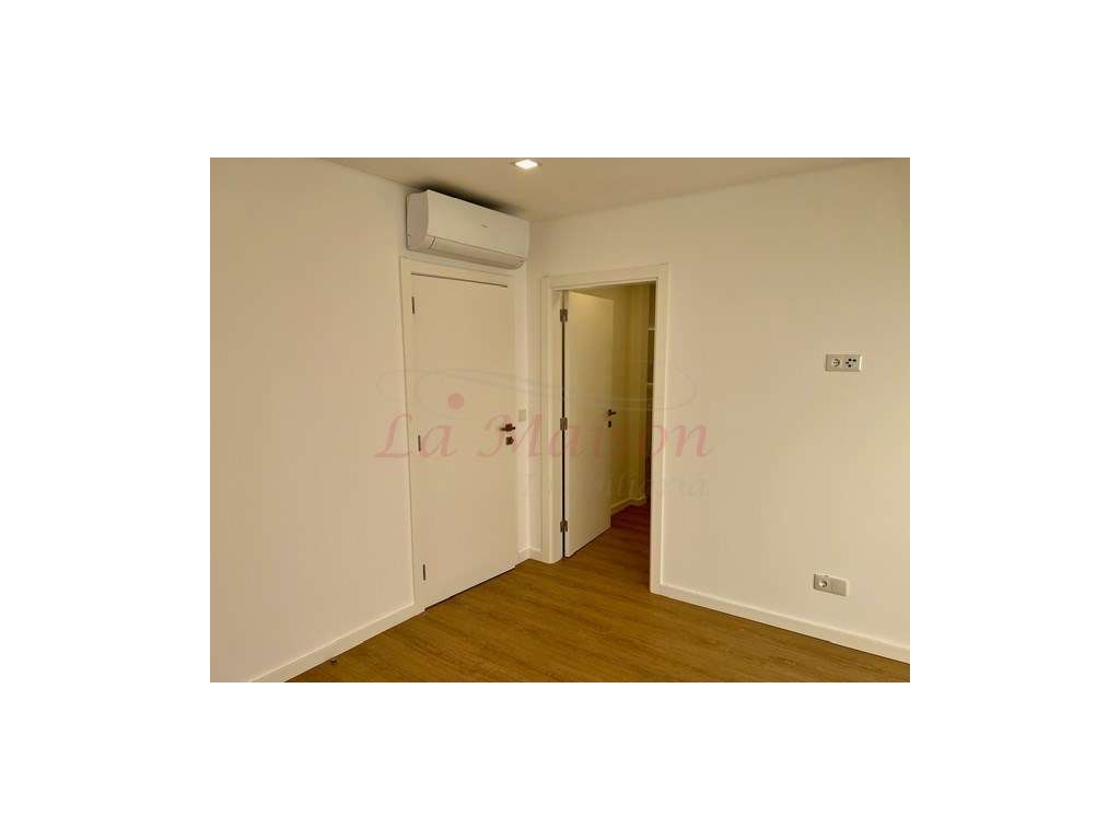 Moradia V5 no centro de Loures-24