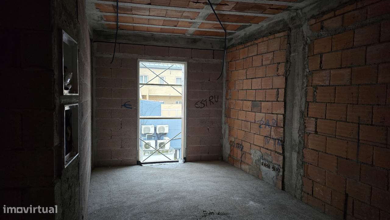 Apartamento T0,500m da praia, 100m do Metro R.Brito Capelo, Matosinhos - Grande imagem: 4/5