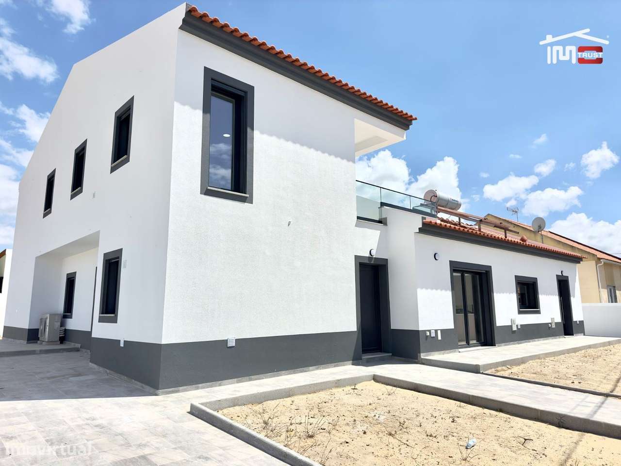Incrível Moradia T4+1 - Com 601M2 de Terreno-35