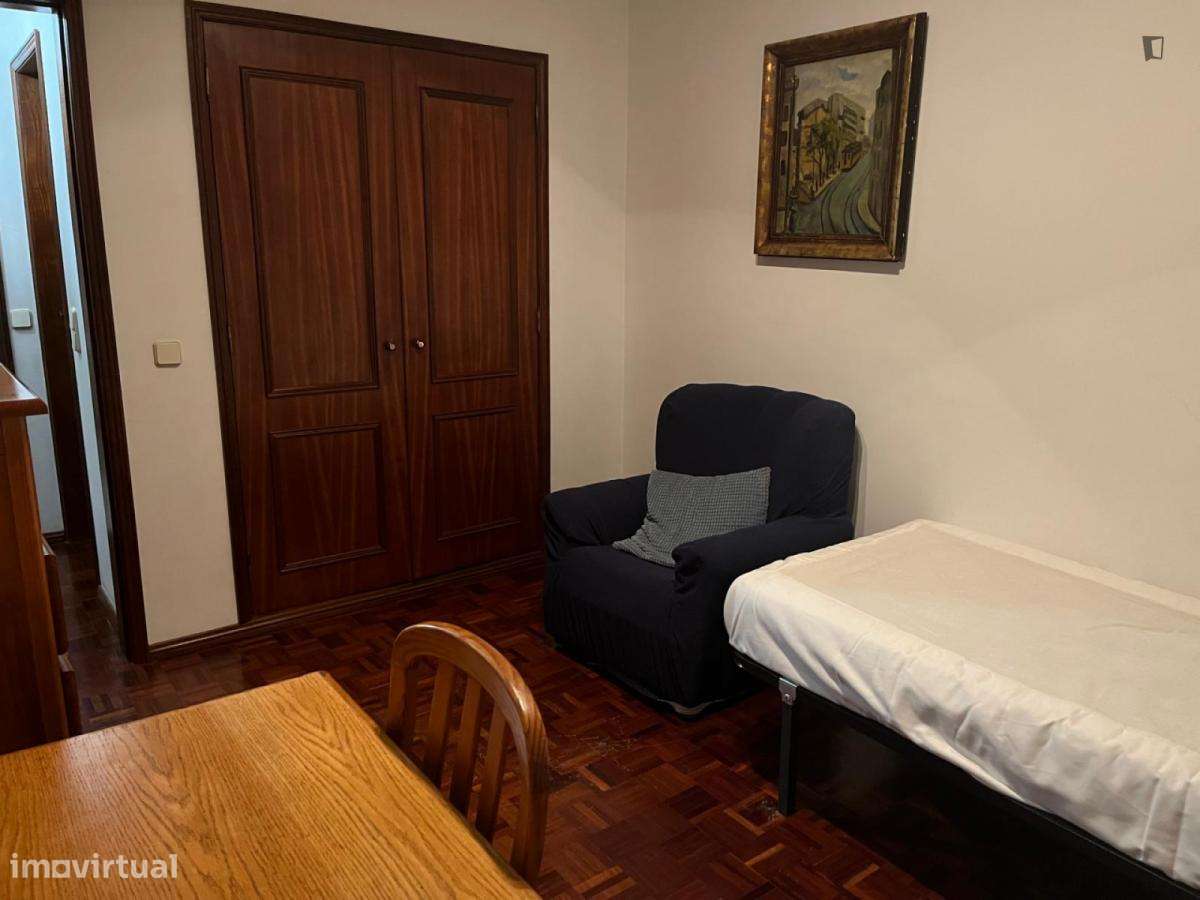 Quarto - localizado em Santarem - Grande imagem: 4/10