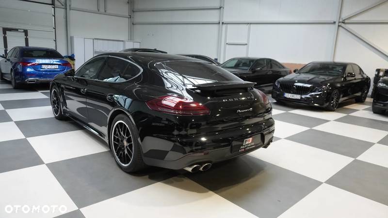 Porsche Panamera 4S PDK - 16