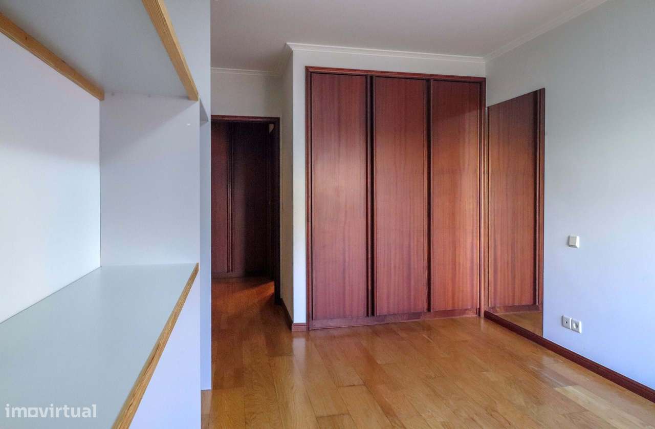 Apartamento T3 com suíte, em Sanguedo-17