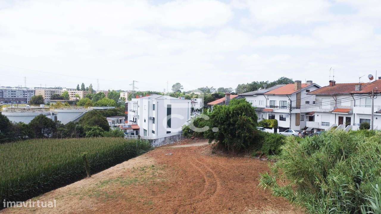 Terreno Urbano Plano com 1800 m² para Construção de Moradia de 4 Frent - Grande imagem: 4/13