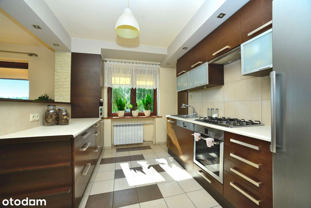 Wygodny dom z dużym terenem w Kampinosie-3