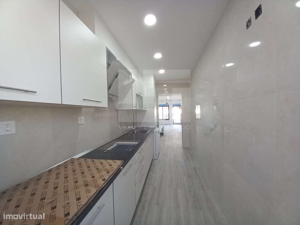 APARTAMENTO DUPLEX T3 - COSTA DA CAPARICA, 300 M DA PRAIA - Grande imagem: 4/45