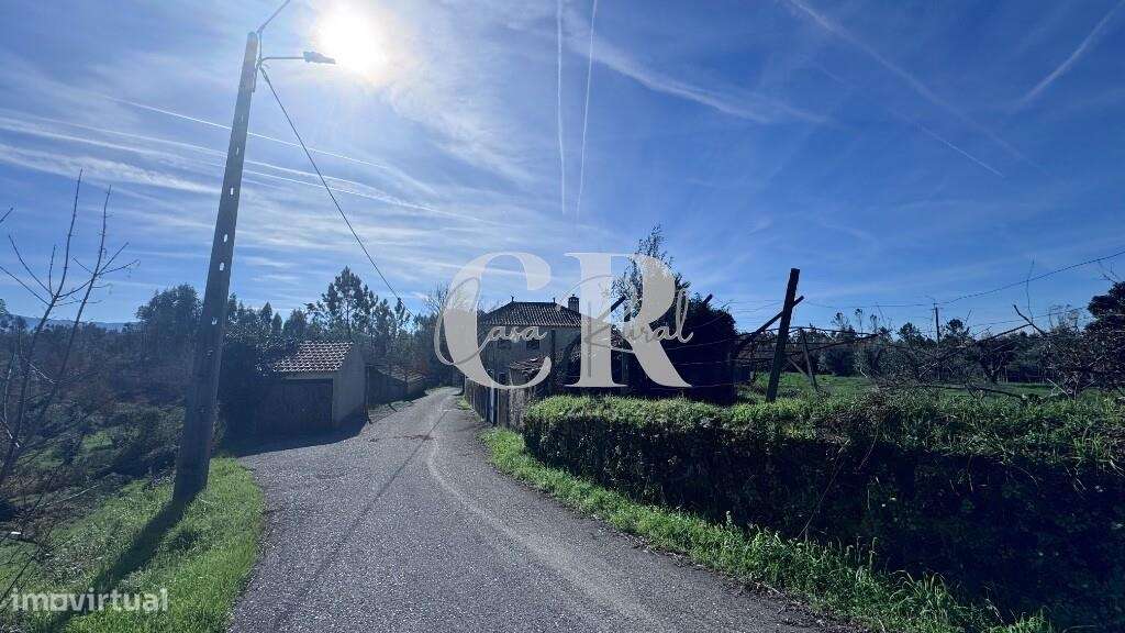 Casa de pedra com terreno e poço - Grande imagem: 2/27