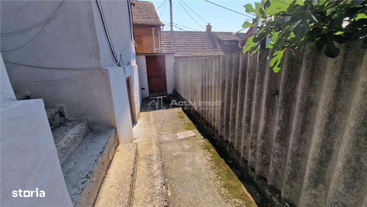 Resita Casa 5 Camere Zona Muncitoresc - Imagine principală: 5/18