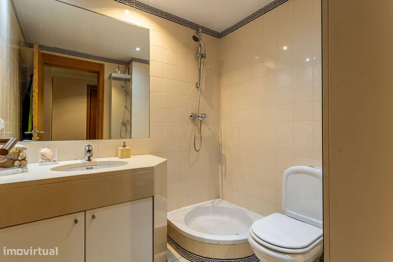 T2 com varanda, arrecadação e lugar de garagem – Rua São Bento Menni,-11