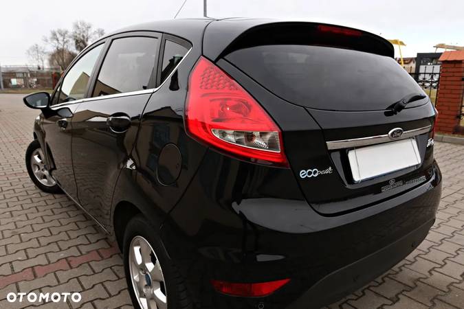 Ford Fiesta 1.6 TDCi DPF Titanium - 38