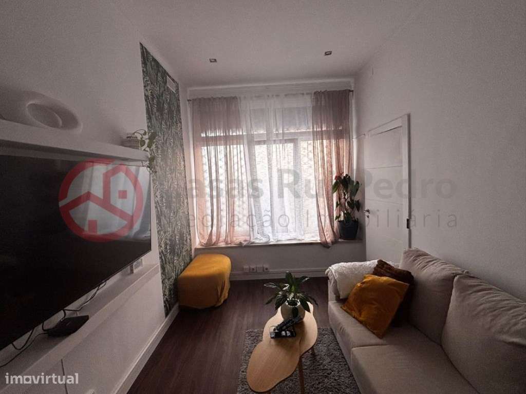 Loja Transformada em Dois Apartamentos Remodelados, Excelente Oport...-1