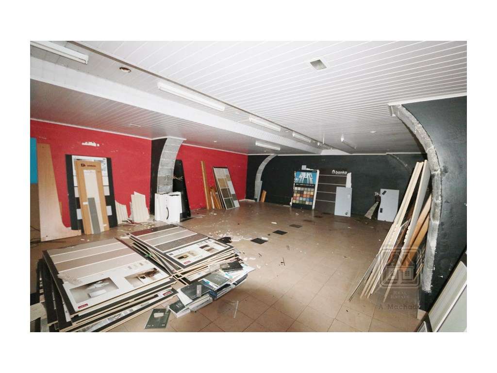 ÁREA COMERCIAL para ARRENDAR - centro da cidade de Ponta Delgada, I... - Grande imagem: 5/9