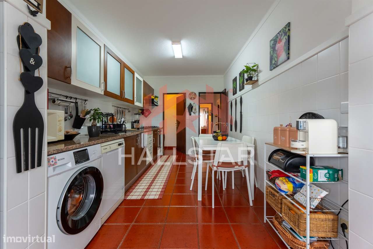 Apartamento T3 / Cozinha Equipada e Terraço / Nazaré-9
