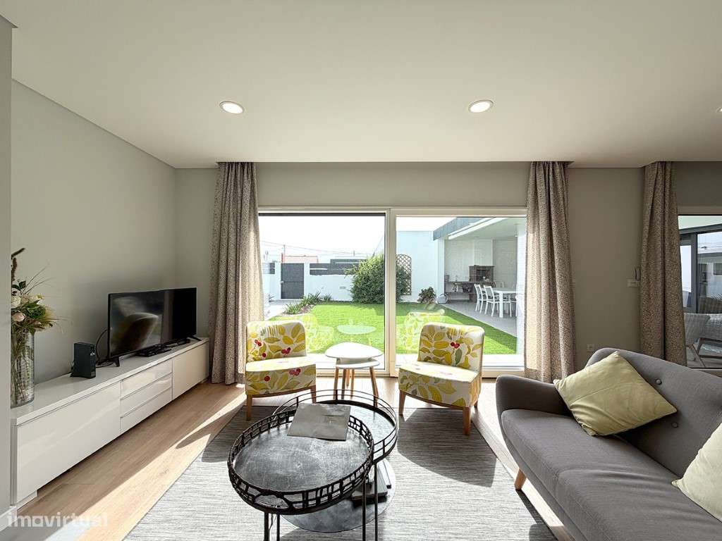 Moradia T4 térrea com 230m2 em condomínio privado, Azeitão-6